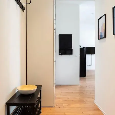 Central Apartment *